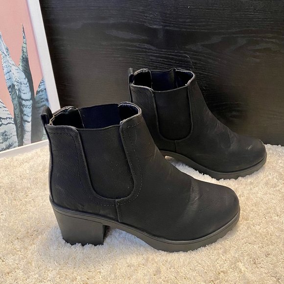 Black Ankle Boot Size 8.5 - 9 - Picture 3 of 6